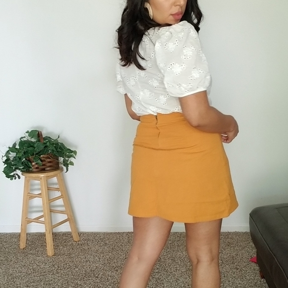 GOLDEN HOUR YELLOW TEXTURED MINI SKIRT - Picture 6 of 9